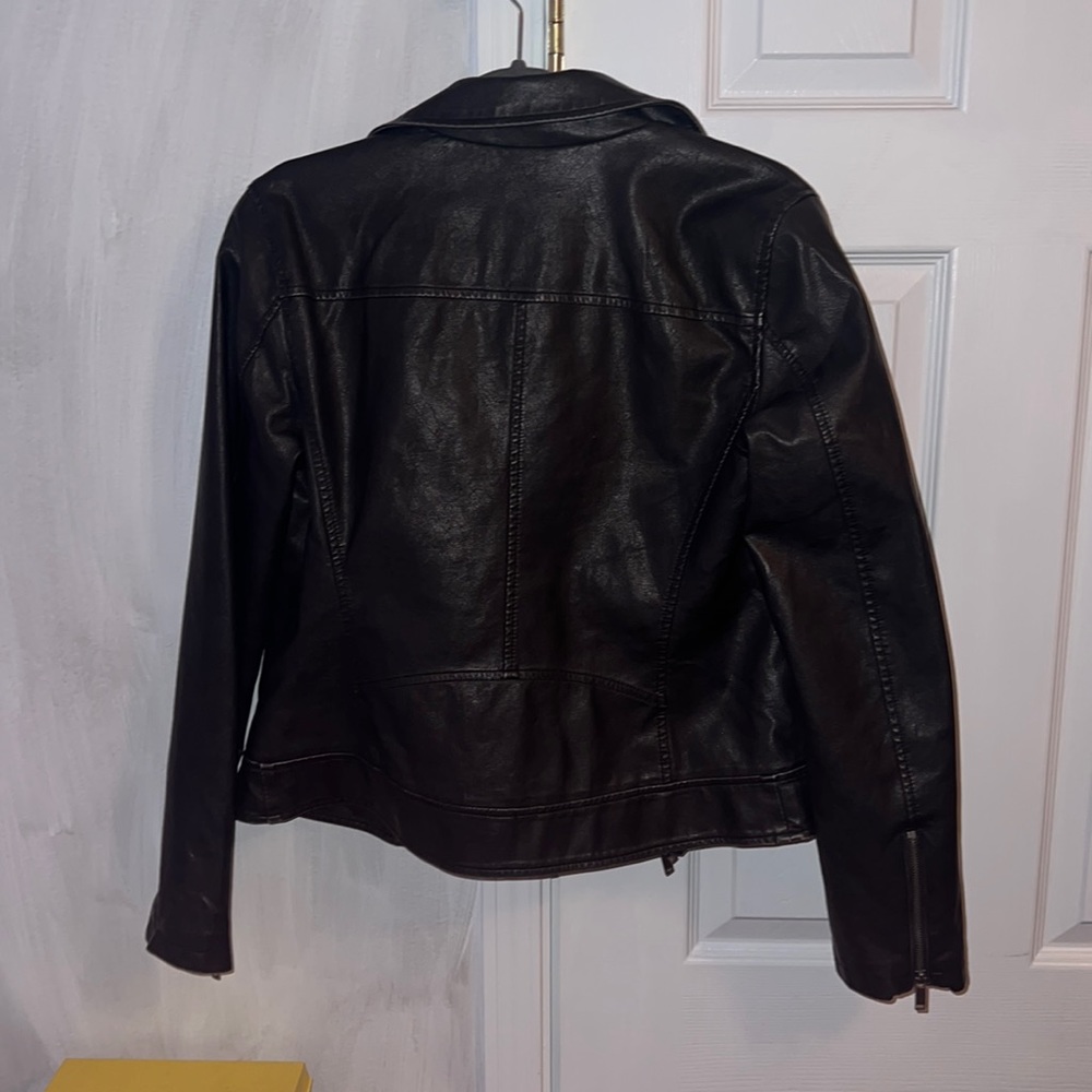Black Leather Jacket - image 3